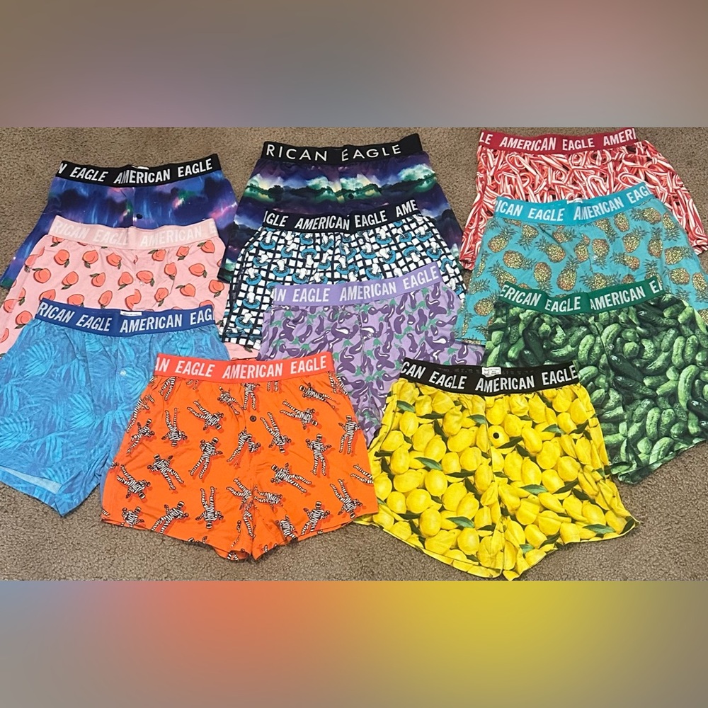 11 pairs of men’s American Eagle boxers size Small